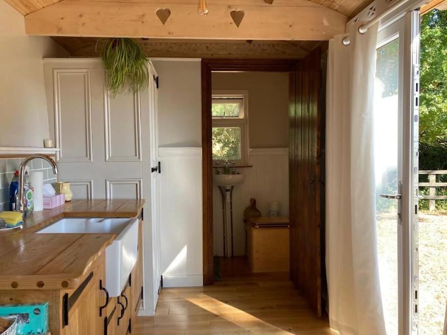 Aspen Leaves: The Perfect Farm Retreat Villa Graffham Bagian luar foto